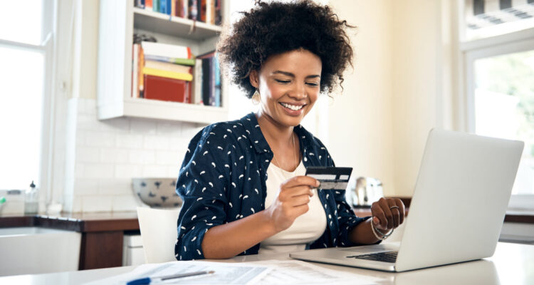 woman creditcard bills laptop SOAD19068 882197584 is 1560x880 e1656845199193