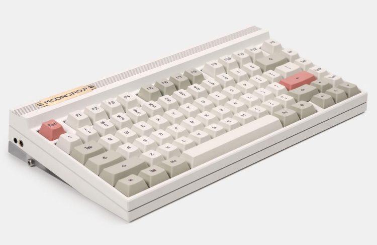 World's 3rd Keyboard With Built-in DAC • maDog