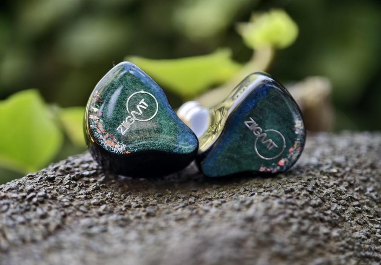 ZiiGaat Luna Review 125 ZiiGaat Luna Review