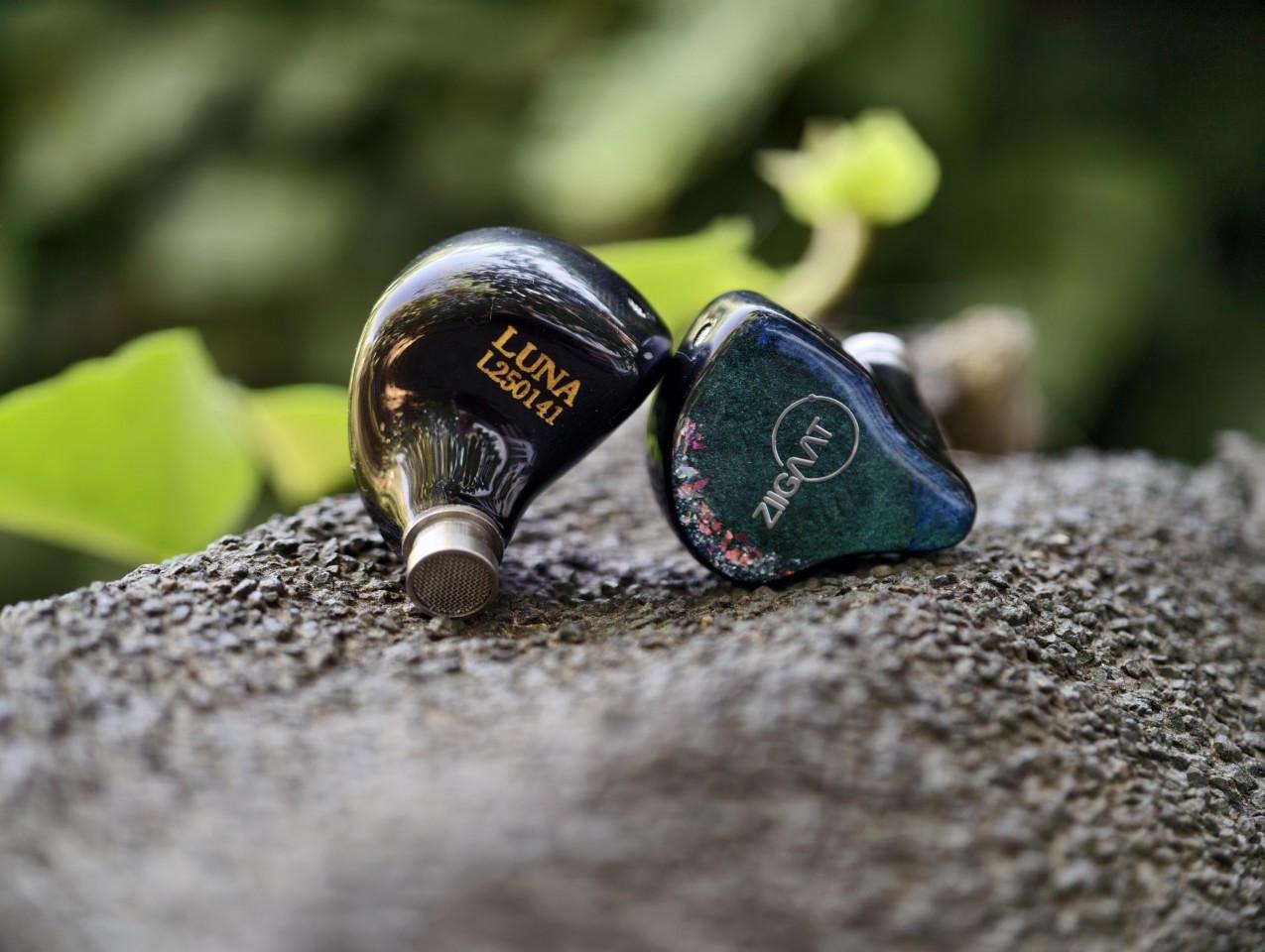 ZiiGaat Luna Review 124 ZiiGaat Luna Review